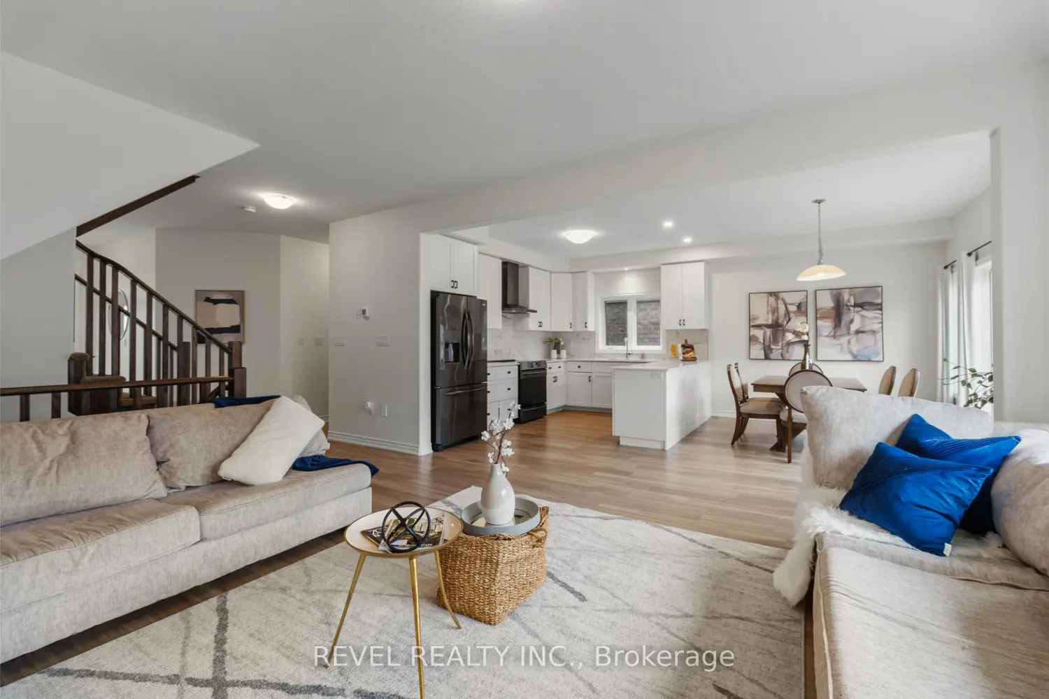 36 Ladd Avenue photo 3