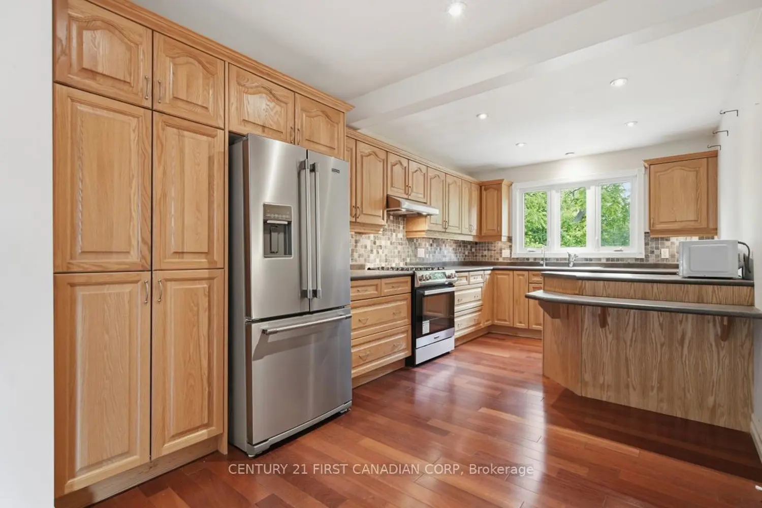 454 Beachwood Avenue photo 2