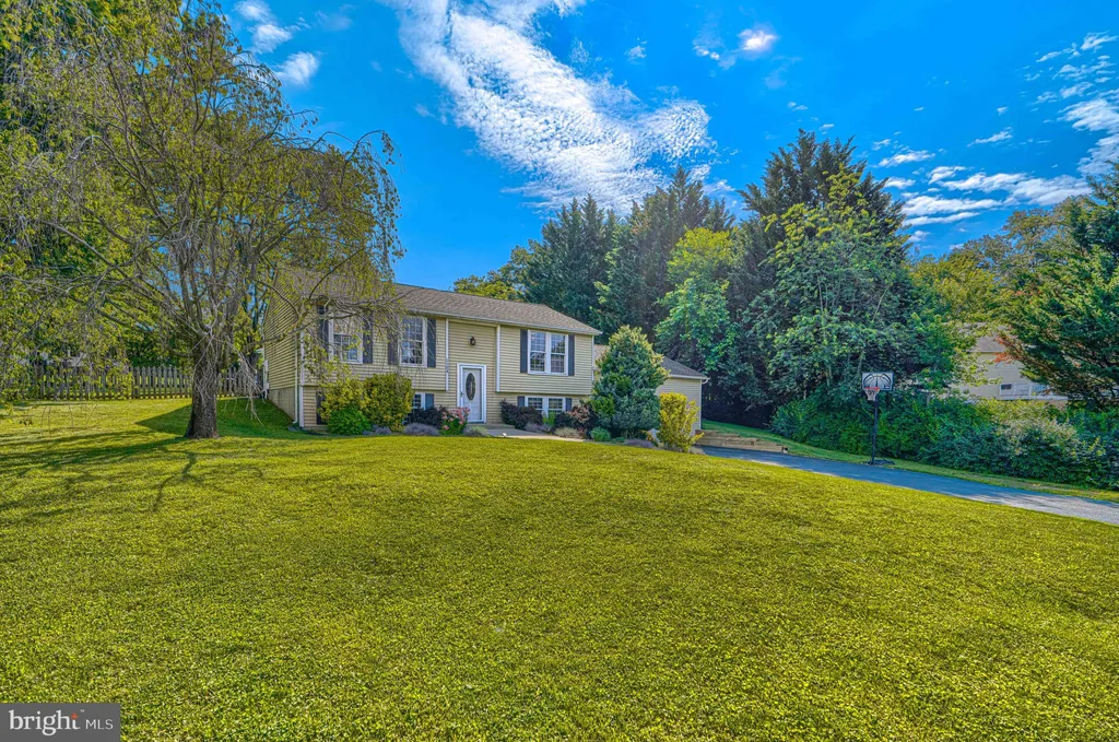 1104 Martinez Drive, Westminster, MD 21157 photo 3