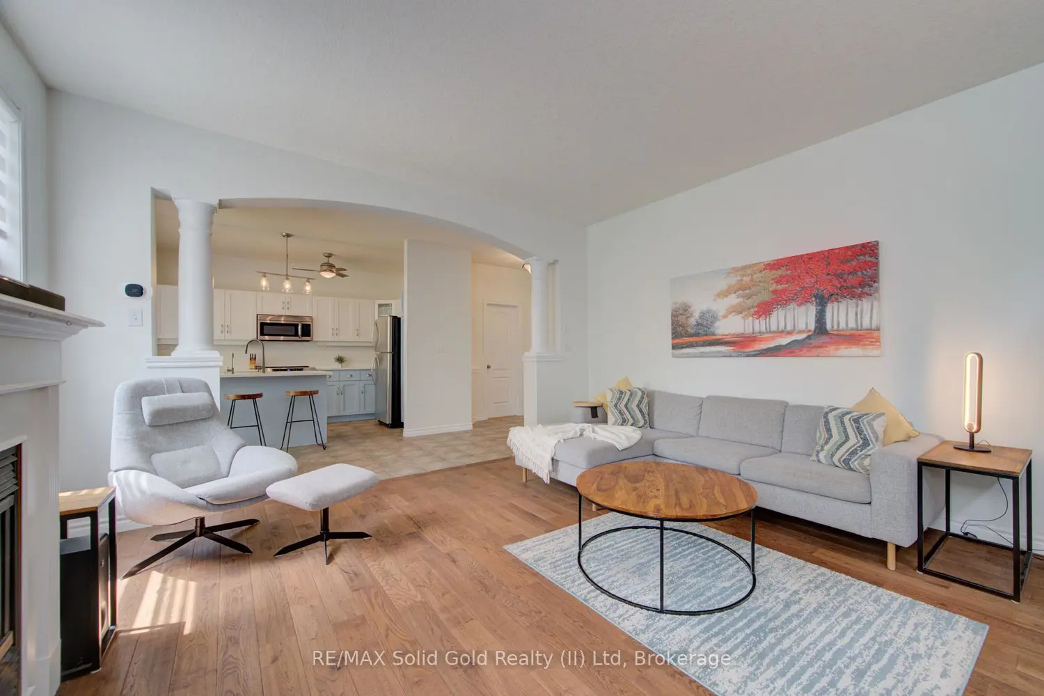 729 Keats Way photo 2