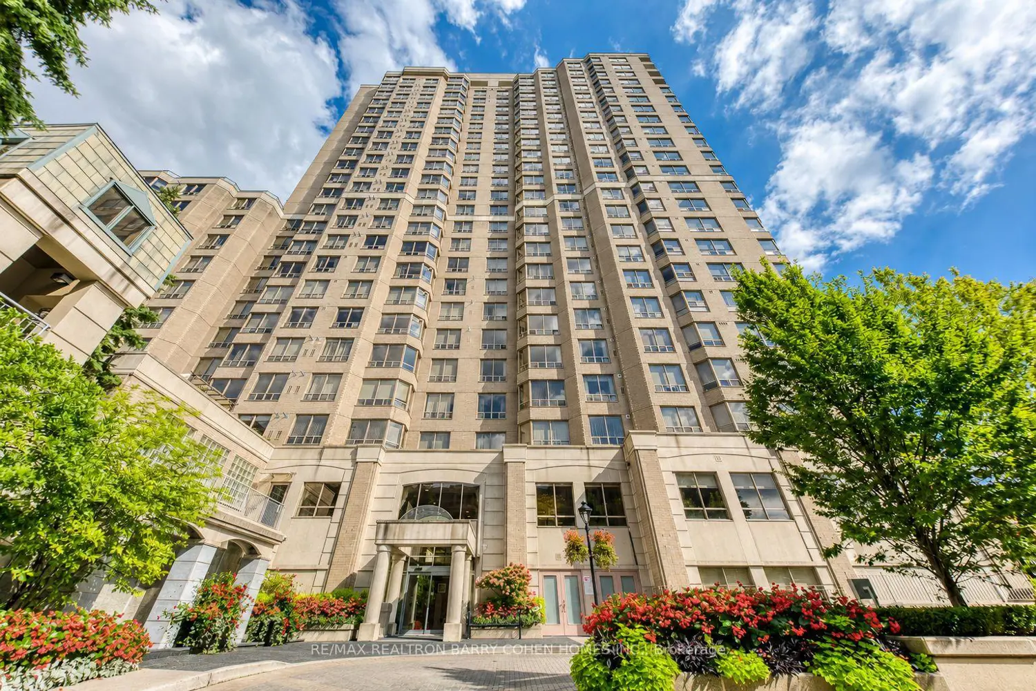 5418 Yonge Street 812