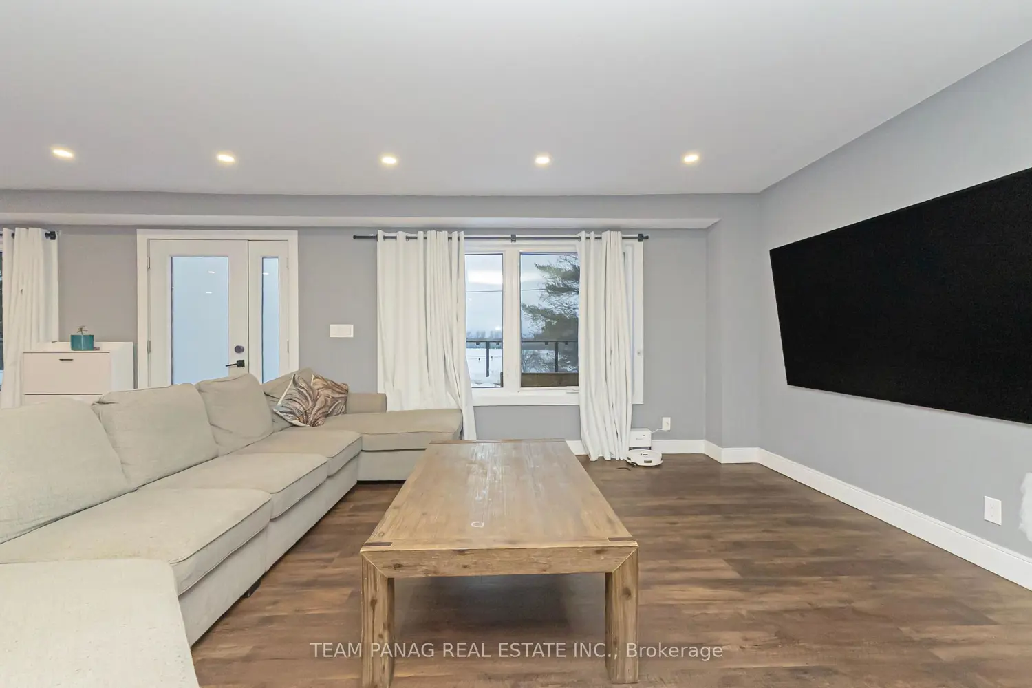 11561 Russell Road photo 4