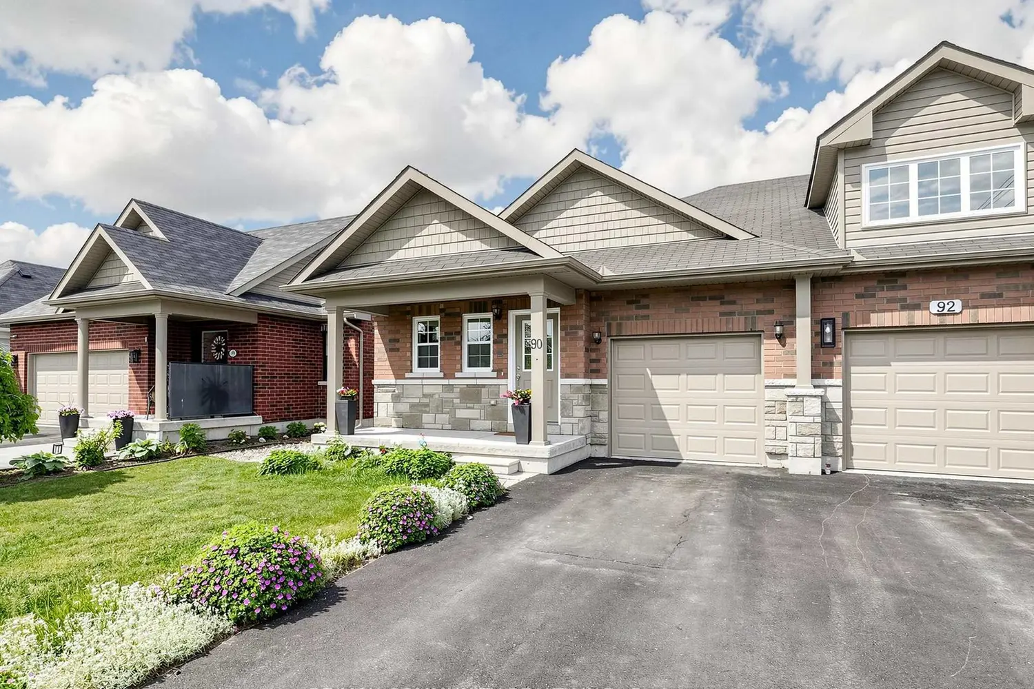 90 Cortland Way photo 3