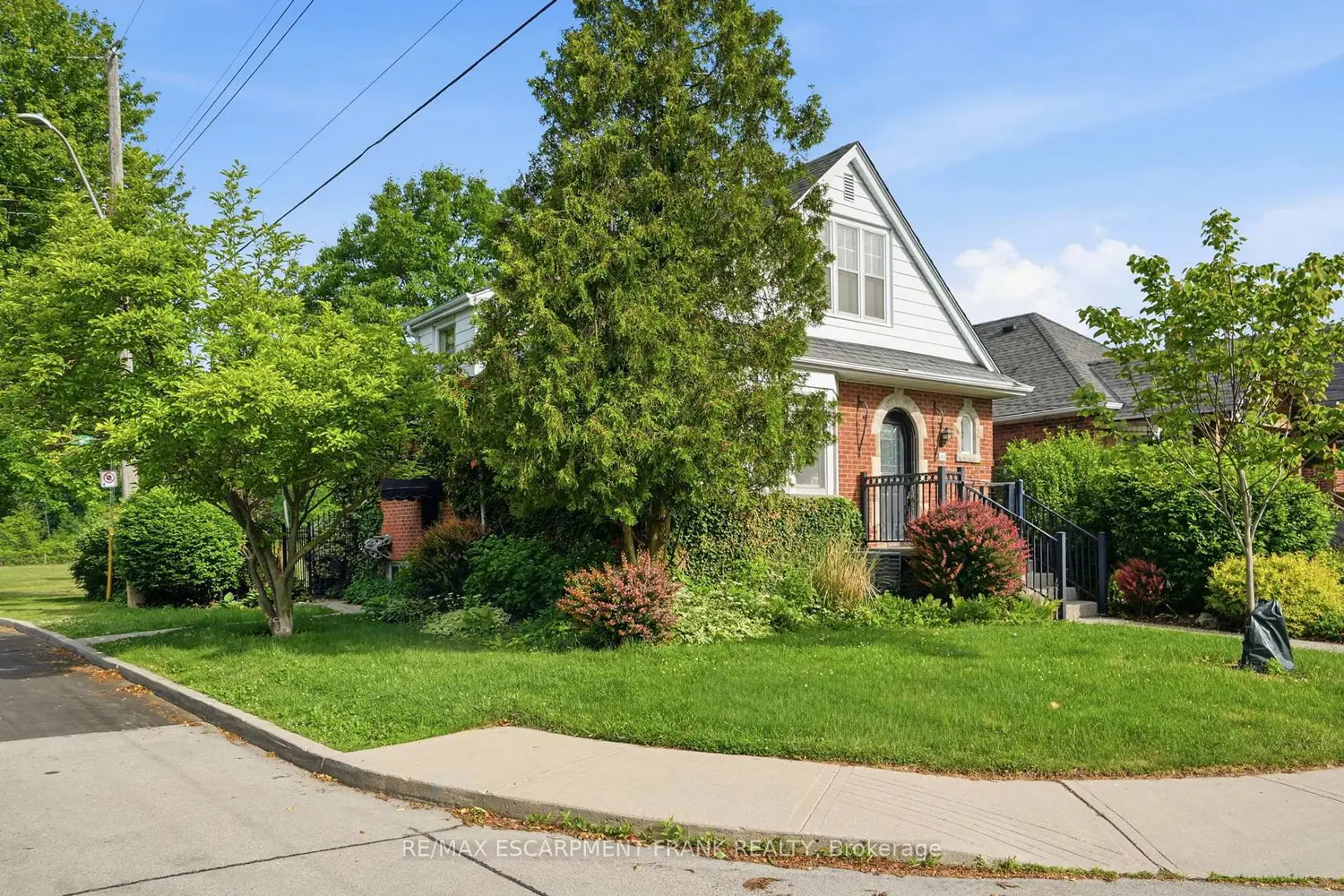 153 Parkview Drive photo 2
