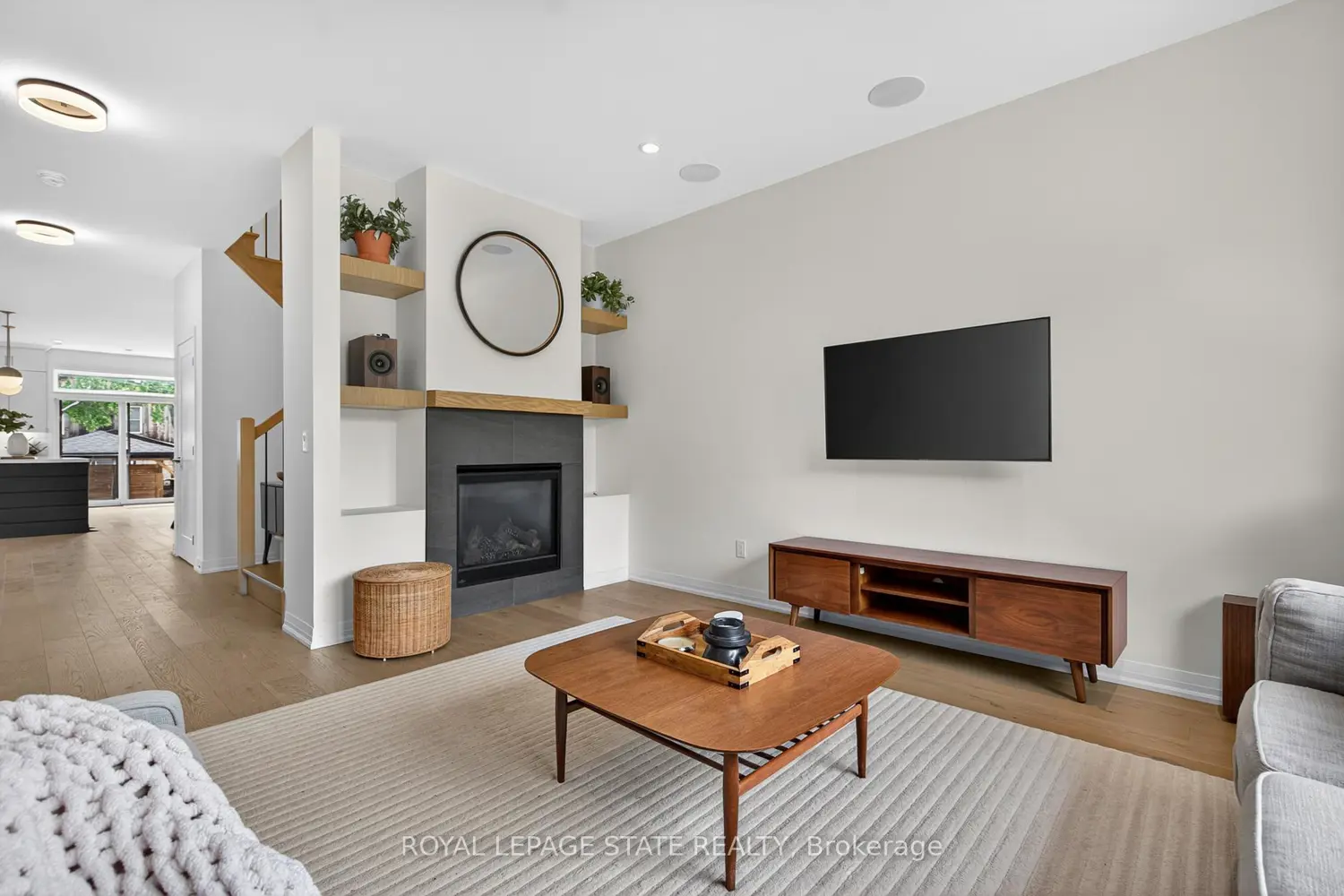 206 Canada Street photo 5