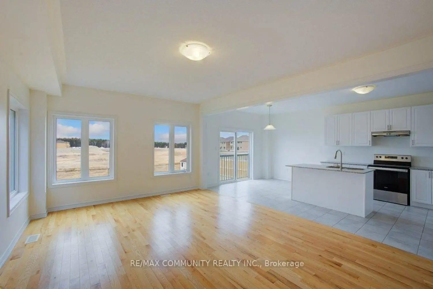 299 Ridley Crescent photo 5