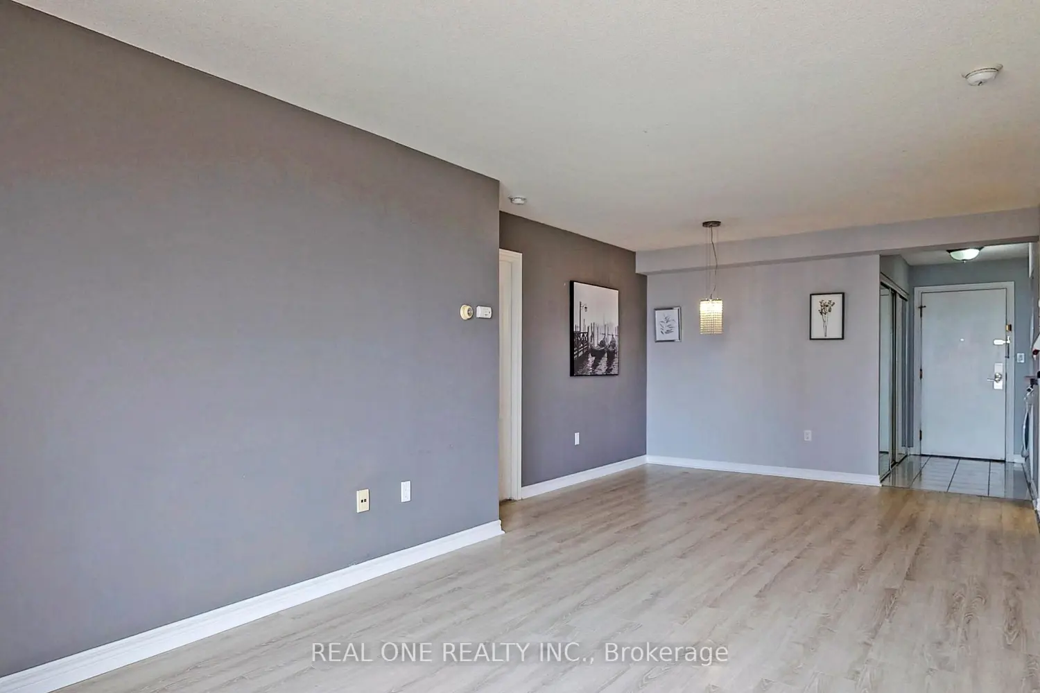 88 Grandview Way 1203 photo 4