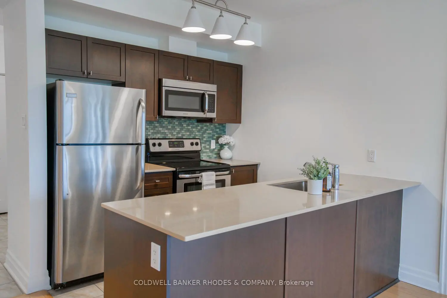 90 Landry Street 407 photo 4