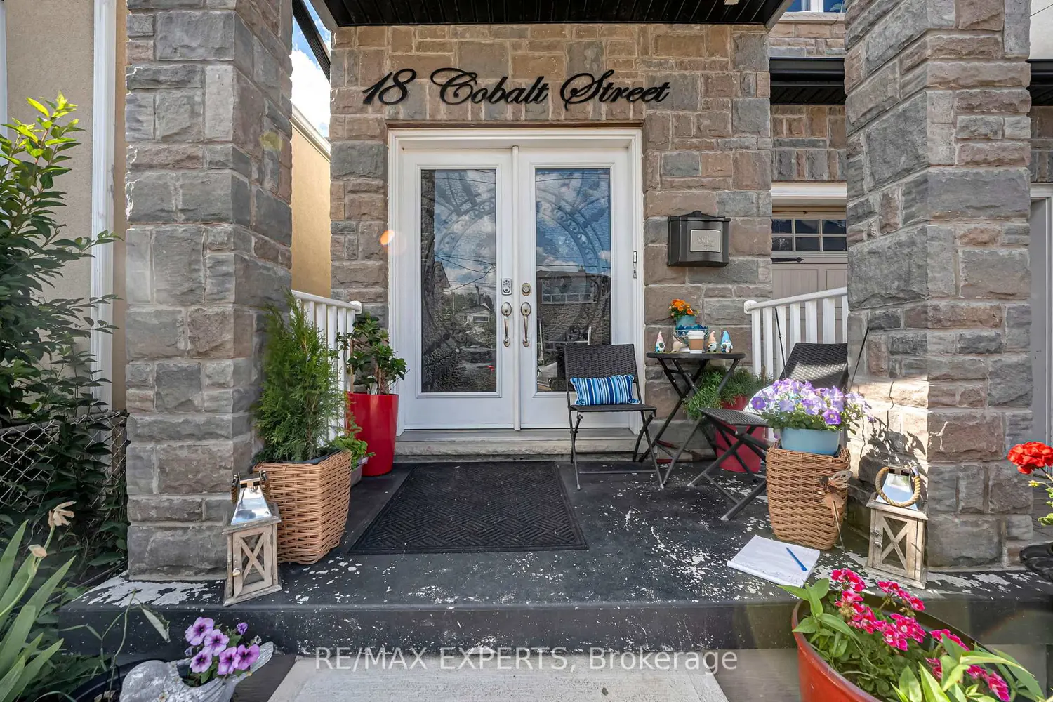 18 Cobalt Street photo 2