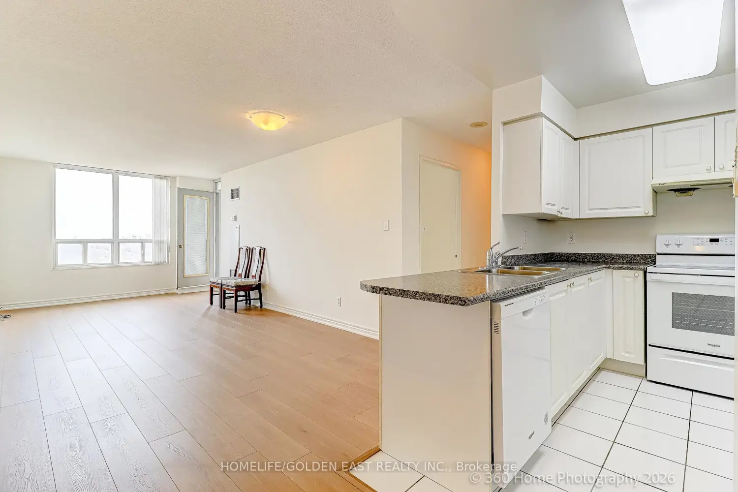 28 Empress Avenue 2205 photo 3