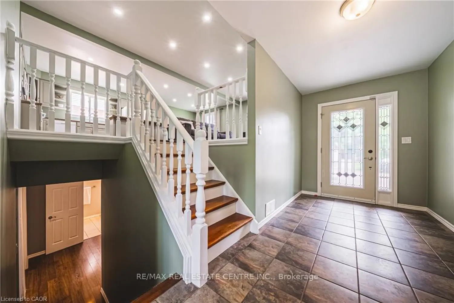 27 Ludlow Crescent photo 2