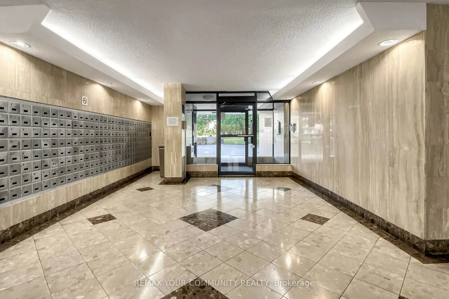 205 Hilda Avenue 1407 photo 4