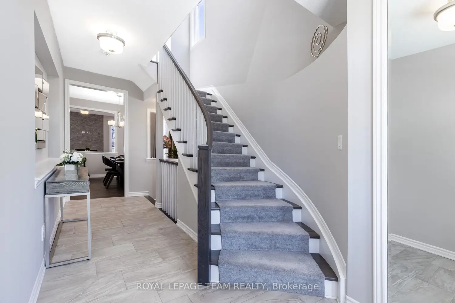 12 Oxalis Crescent photo 3