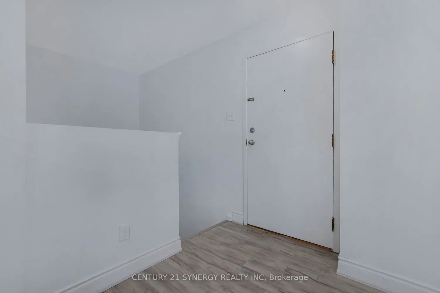 1589 St Bernard Street 403