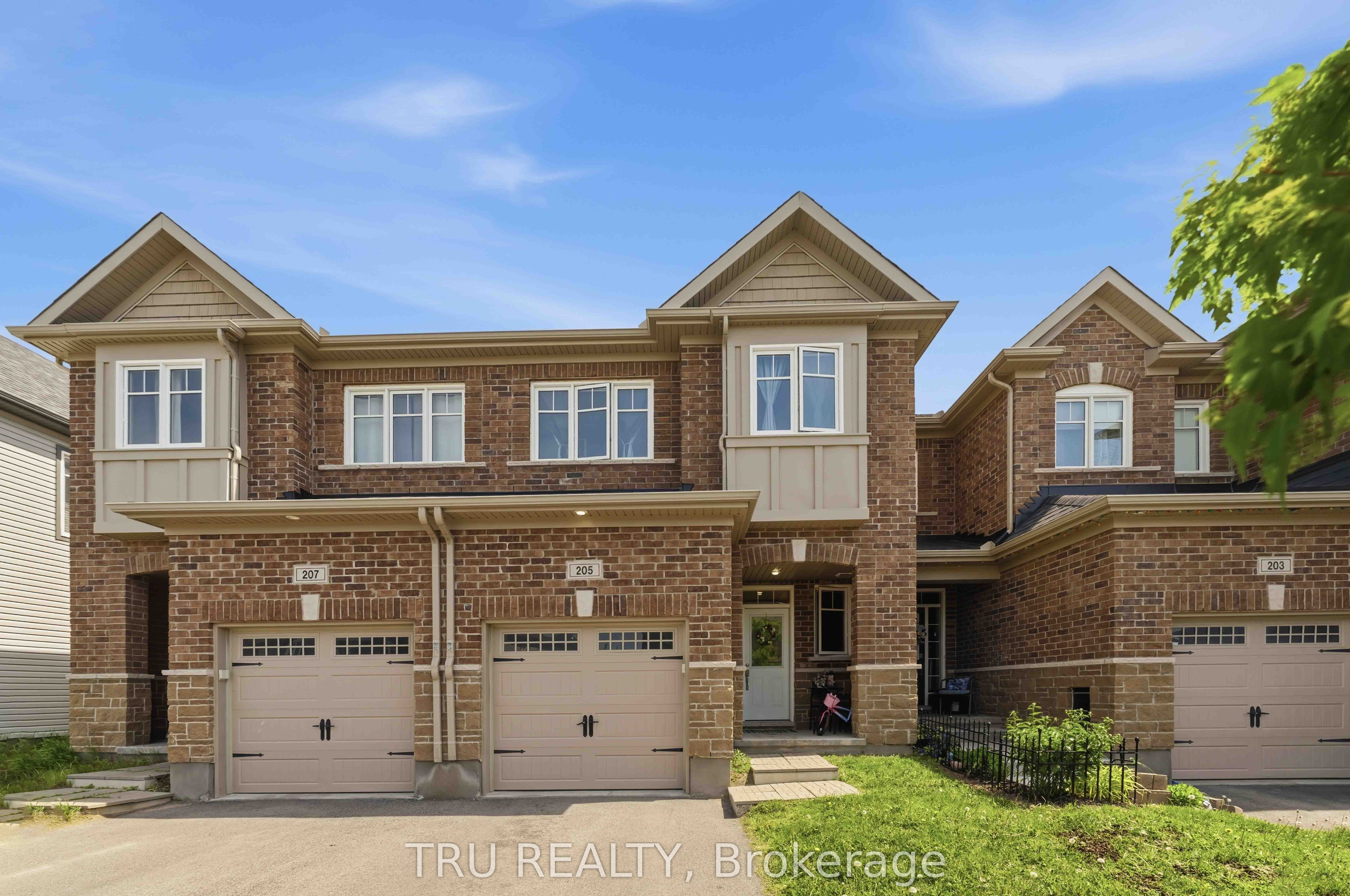205 Losino Crescent, Ottawa, ON, K2V 0E4 photo 2
