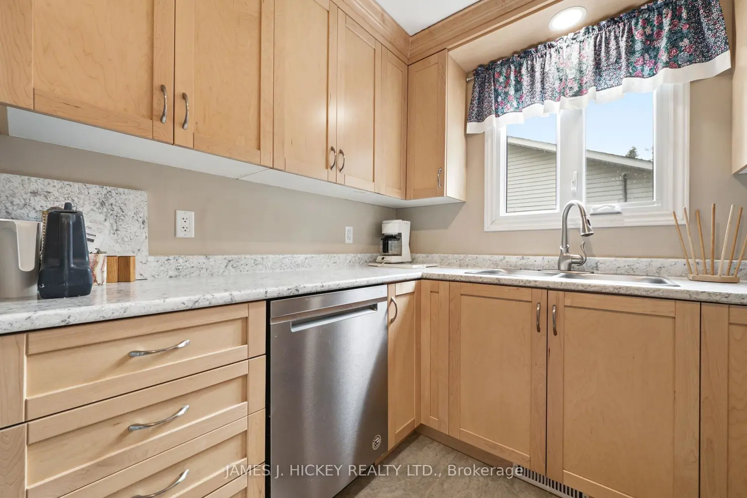 80 Beach Avenue photo 5