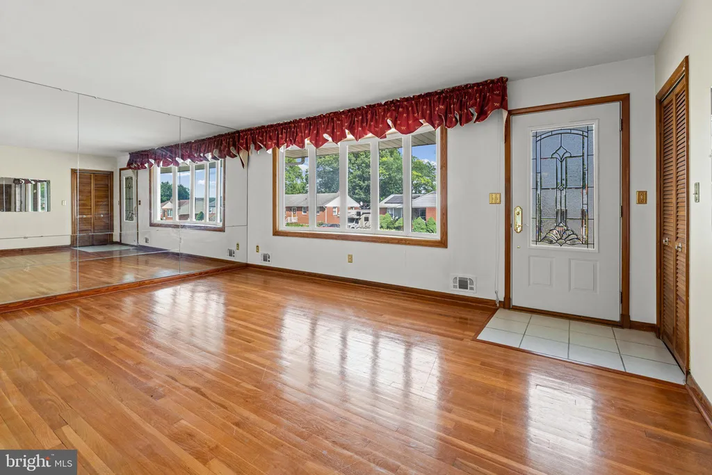 8806 Ashford Road, Baltimore, MD 21234 photo 3