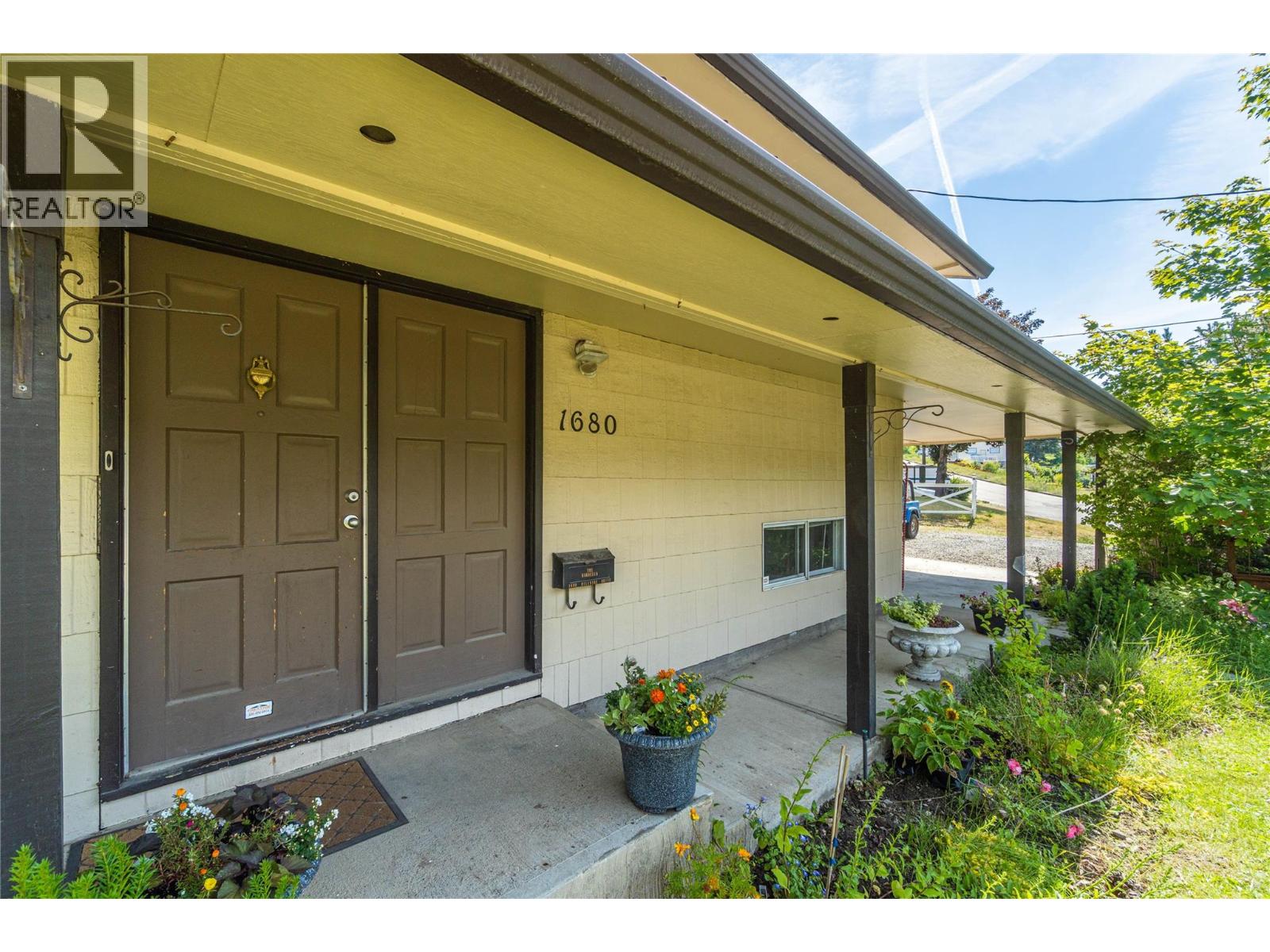 1680 Mt. Dufferin Drive, Kamloops, BC, V2E1A2 photo 3
