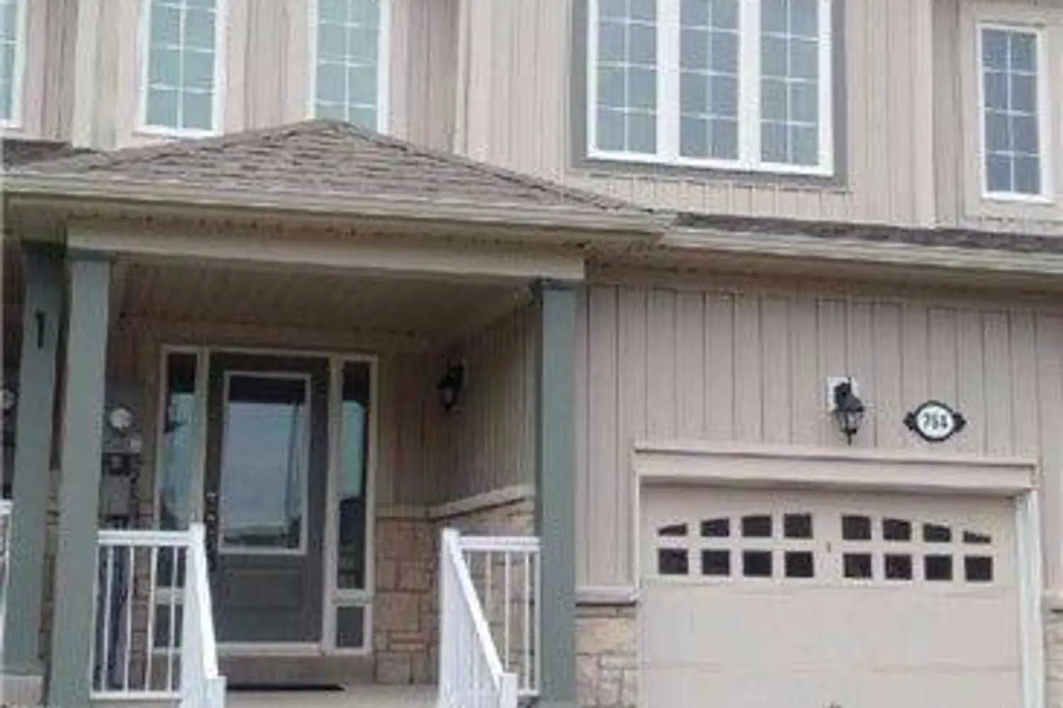 782 Cook Crescent