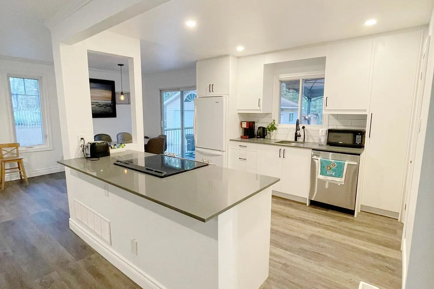 17 Leslie Anne Drive photo 2