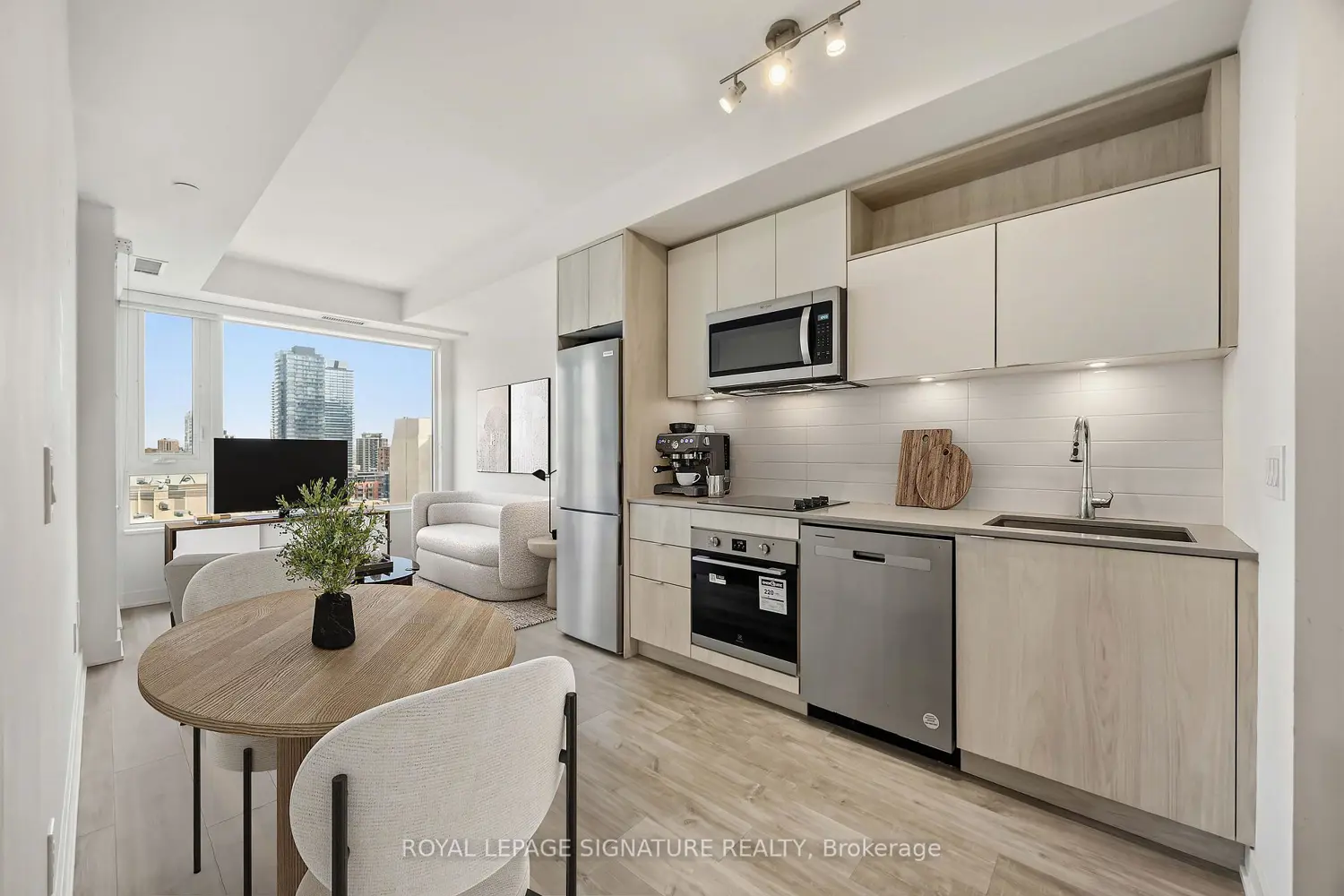 60 Princess Street 913