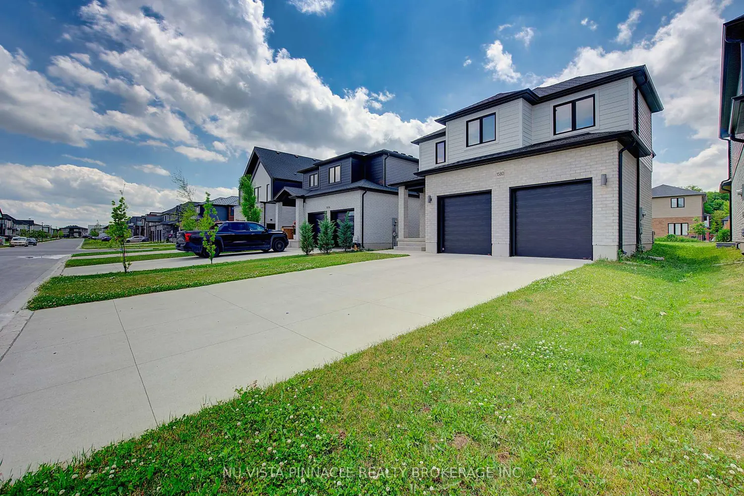 1580 Medway Park Drive photo 2