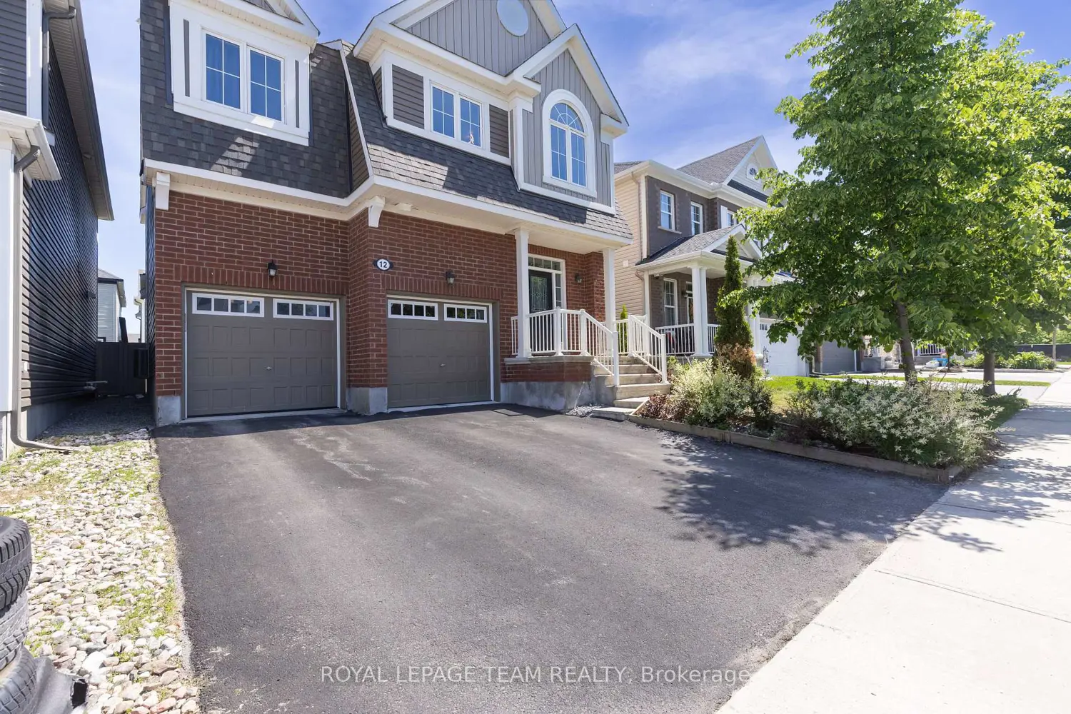 12 Oxalis Crescent