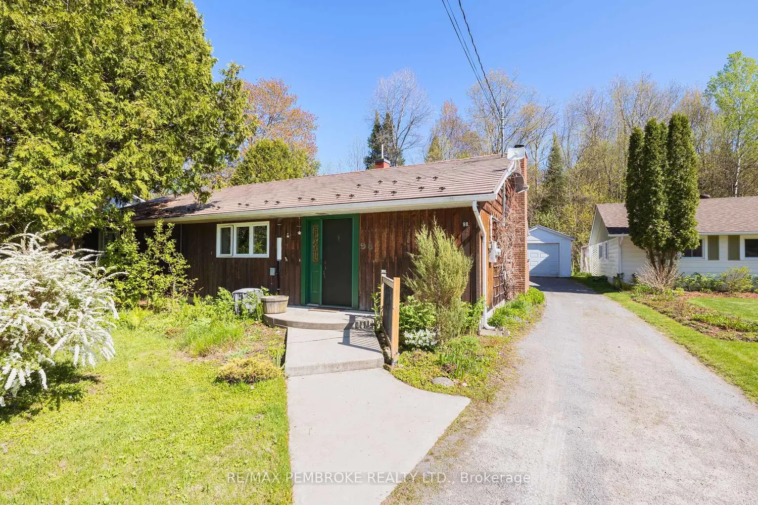 98 Glendale Avenue photo 2