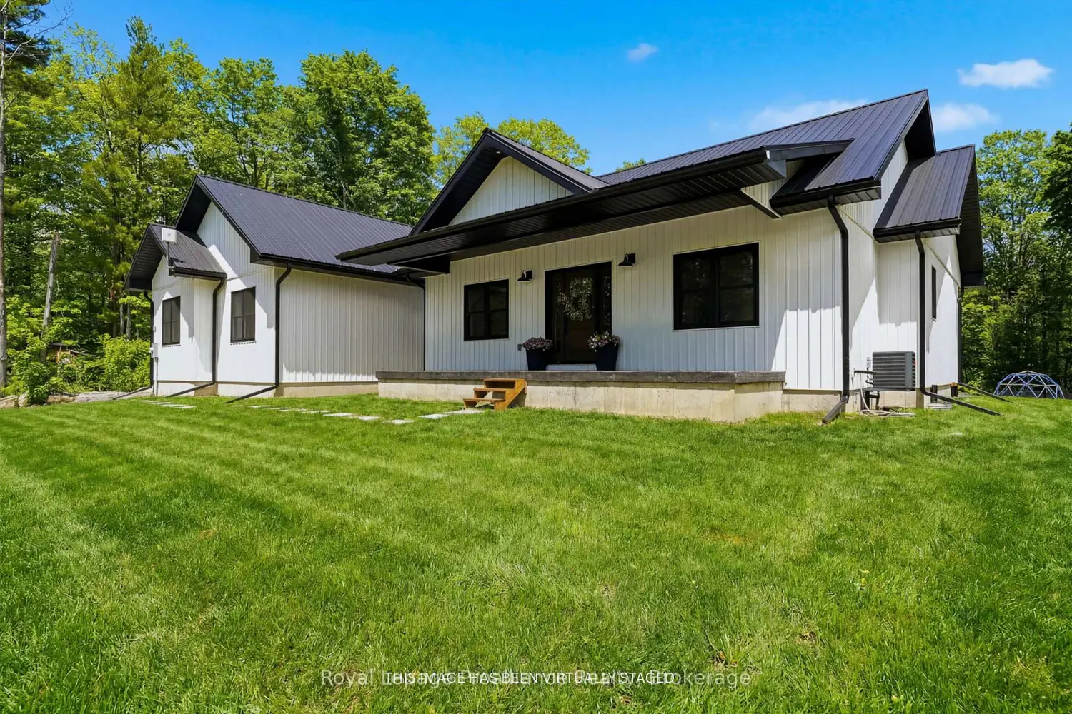 293 Douglas Road photo 2