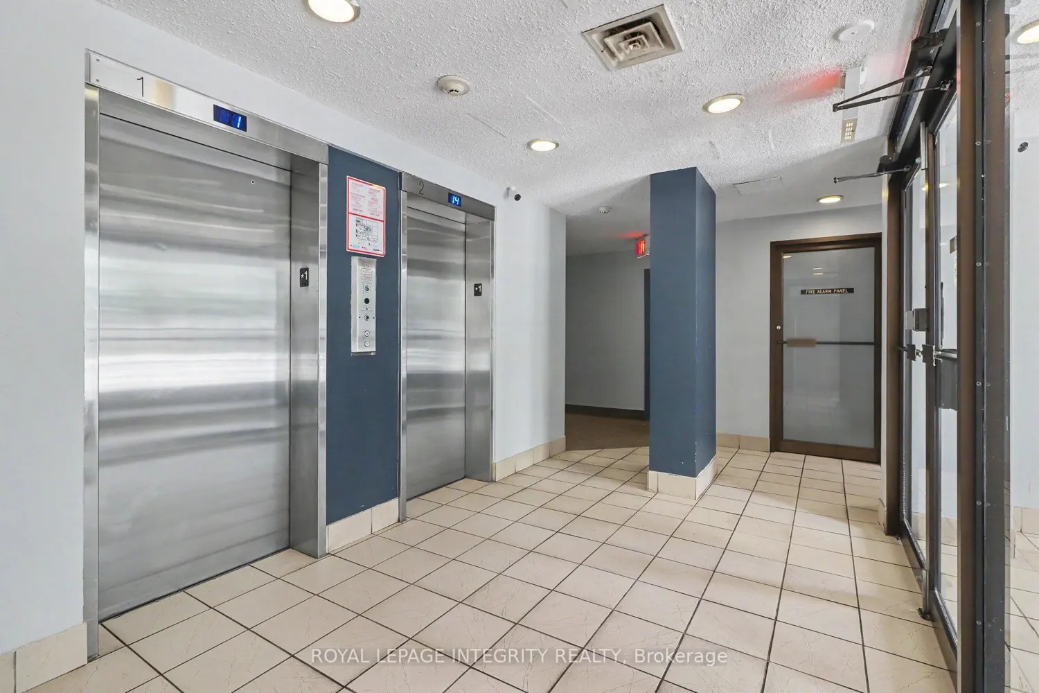 200 Bay Street 102 photo 5