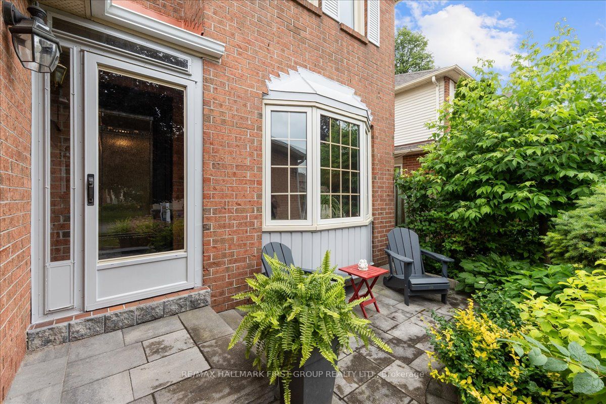 1276 Maple Ridge Drive, Pickering, ON, L1X 1H5 photo 3