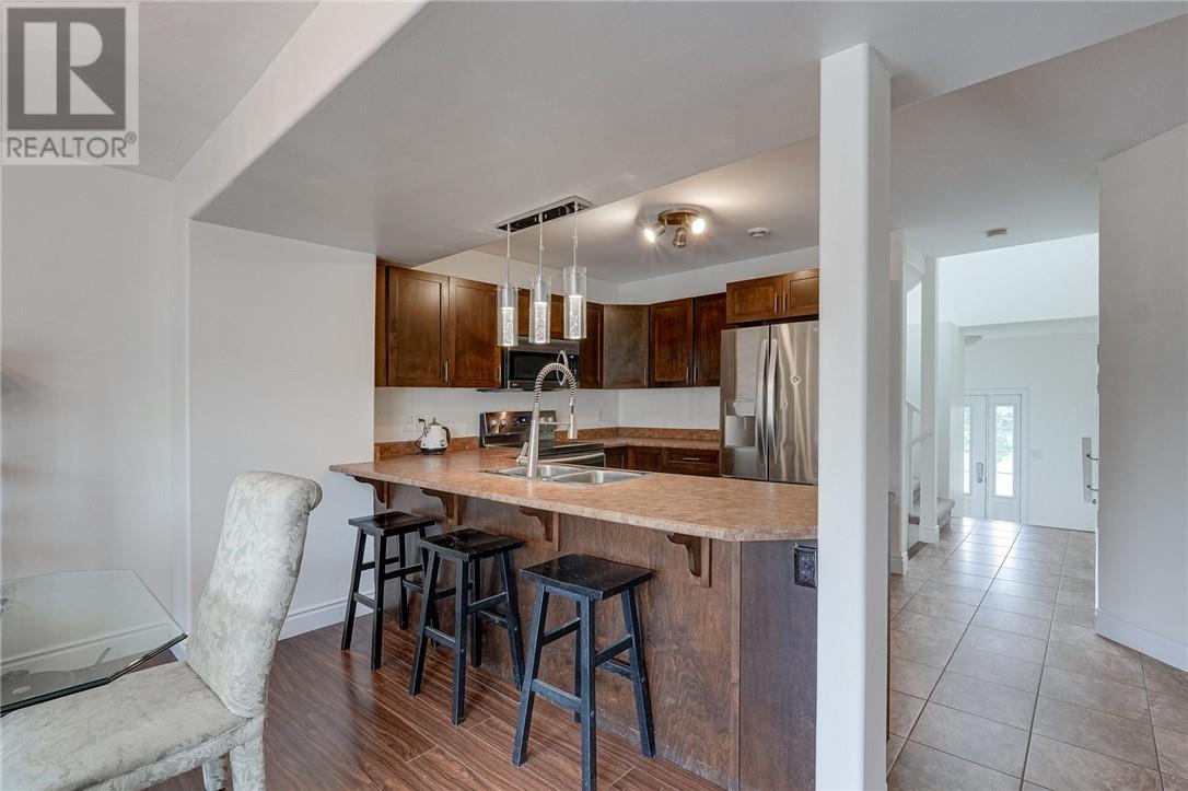 128 Rinkside Court, Sudbury, ON, P3E0E3 photo 3