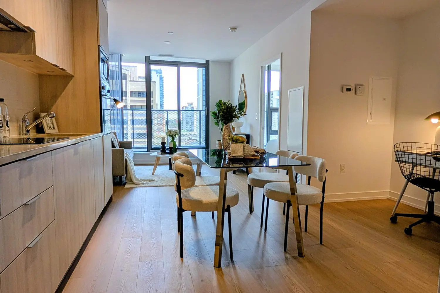 11 Wellesley Street 602 photo 2