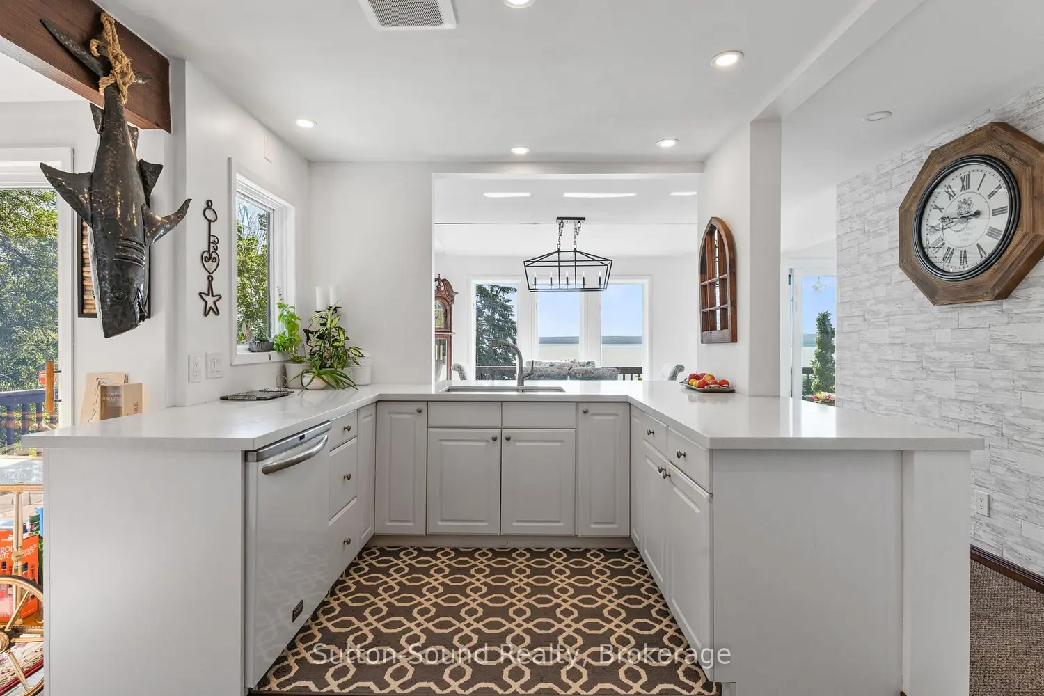 427 Balmy Beach Road photo 5