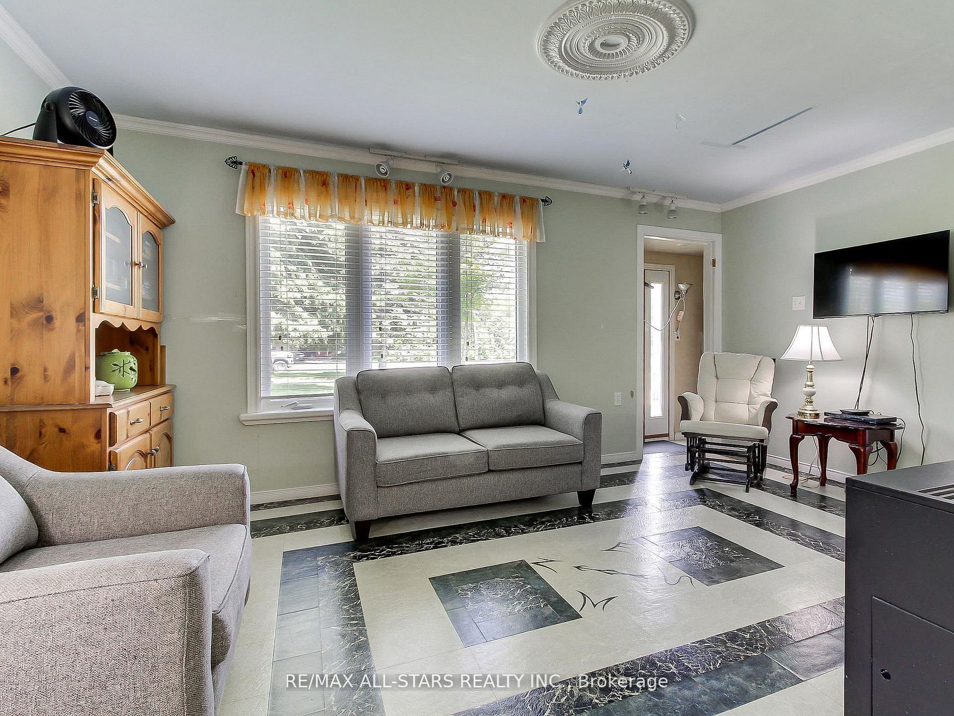 9 Riverglen Drive, Georgina, ON, L4P 2P9