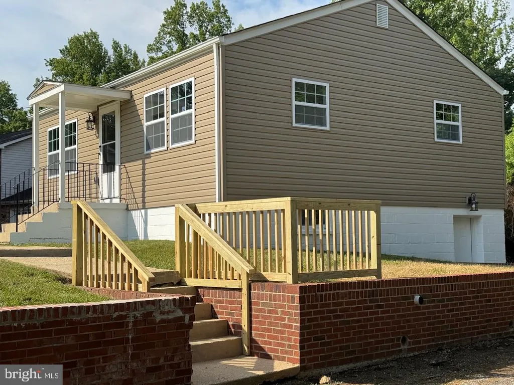 9537 Badger Avenue, Clinton, MD 20735