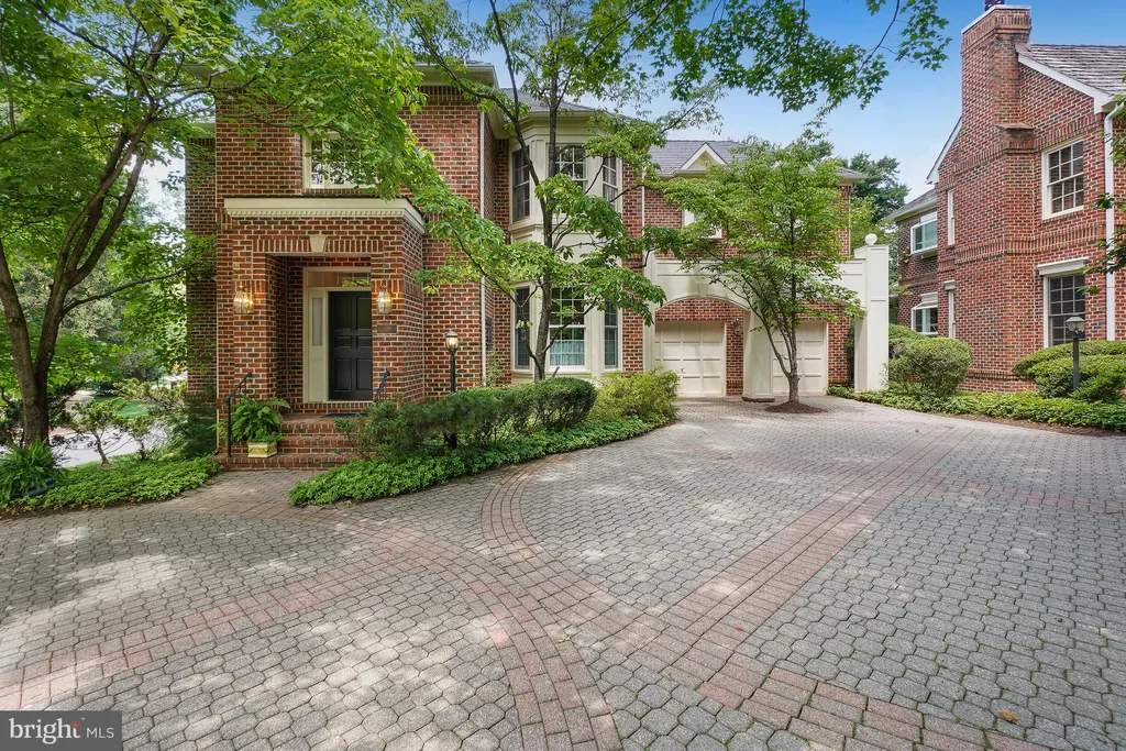 9209 Town Gate Lane, Bethesda, MD 20817