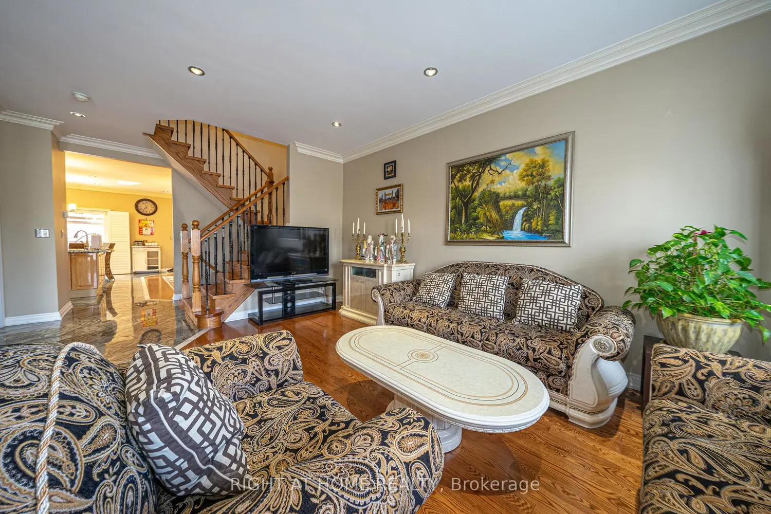 47 Davos Road photo 4