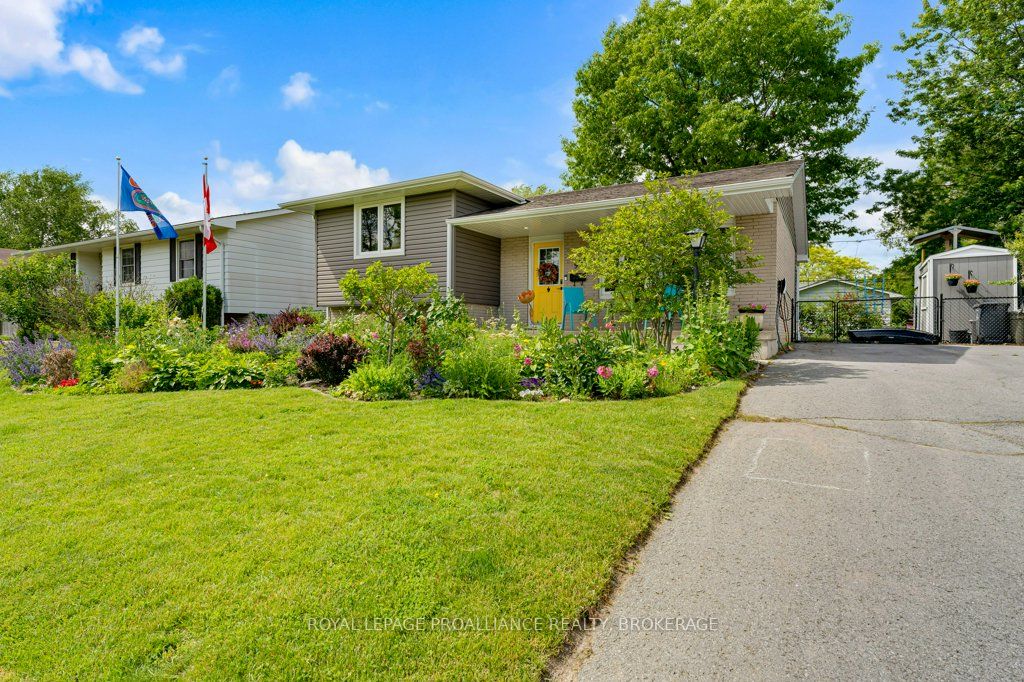988 Hudson Drive, Kingston, ON, K7M 5K7