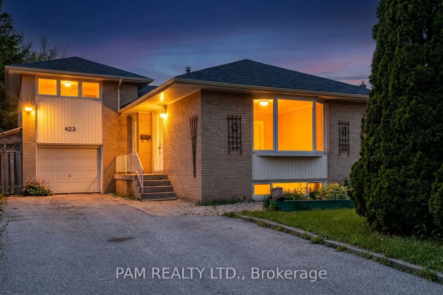 423 Lynett Crescent