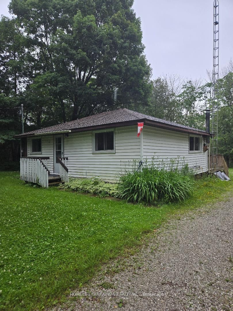15 Poplar Crescent, Oro-medonte, ON, L0L 1T0