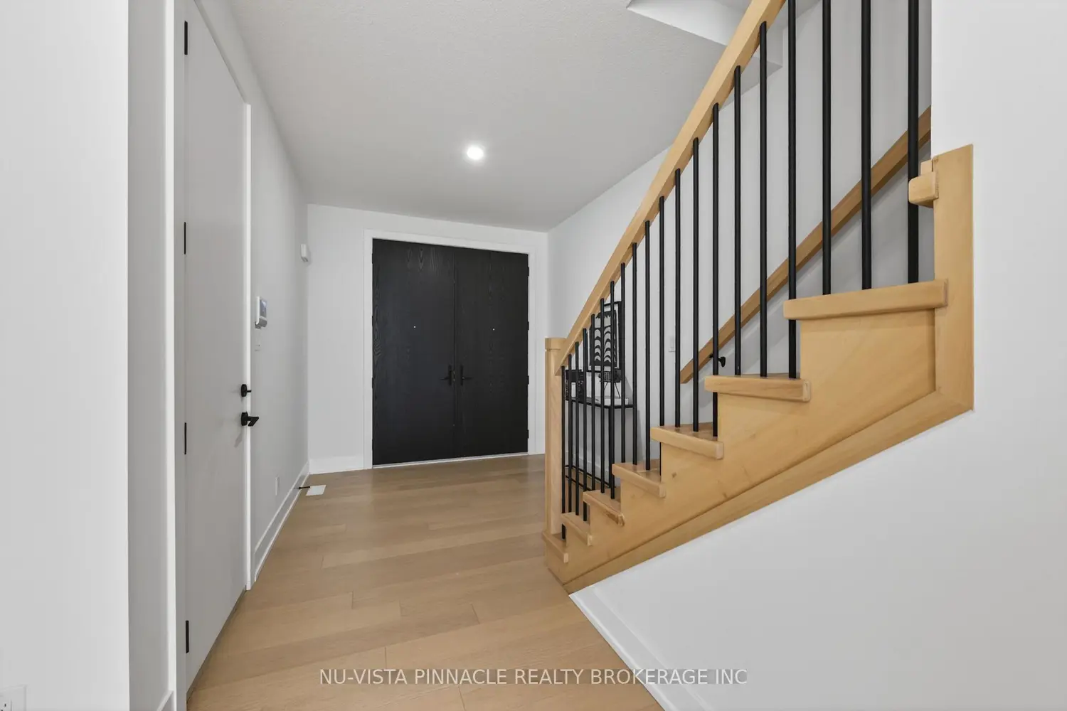 1580 Medway Park Drive photo 4