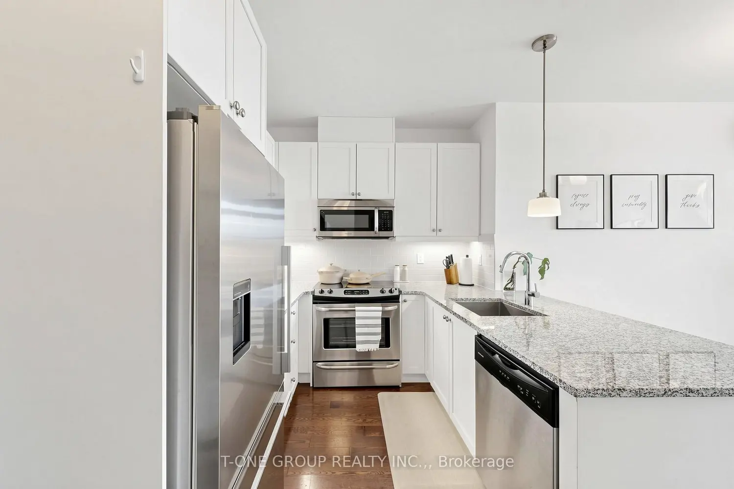 15277 Yonge Street 602A