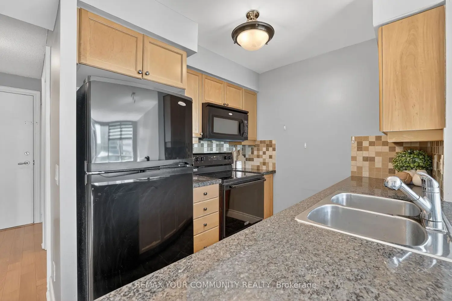 25 Greenview Avenue 622 photo 5