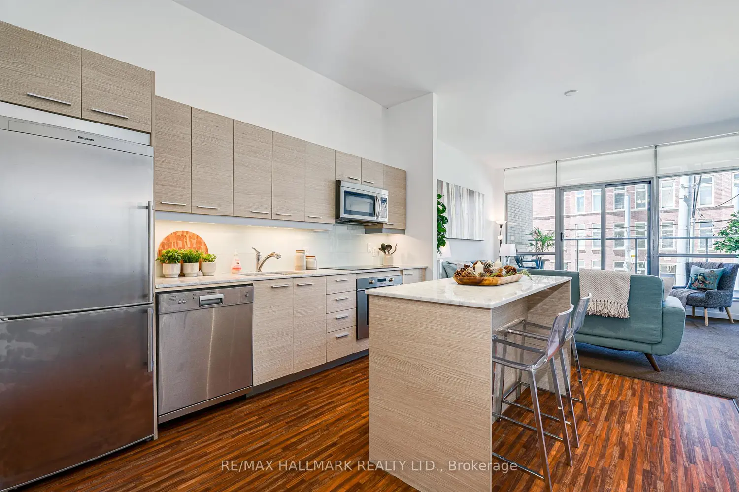 549 King Street 203 photo 3