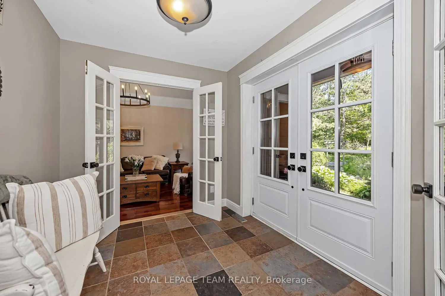 104 Sol Lane photo 3