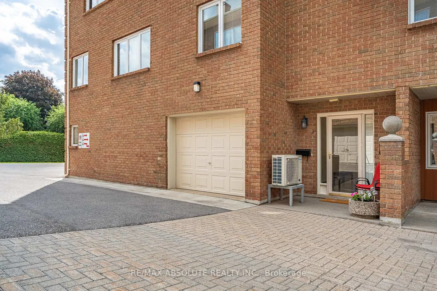 206 Stratas Court