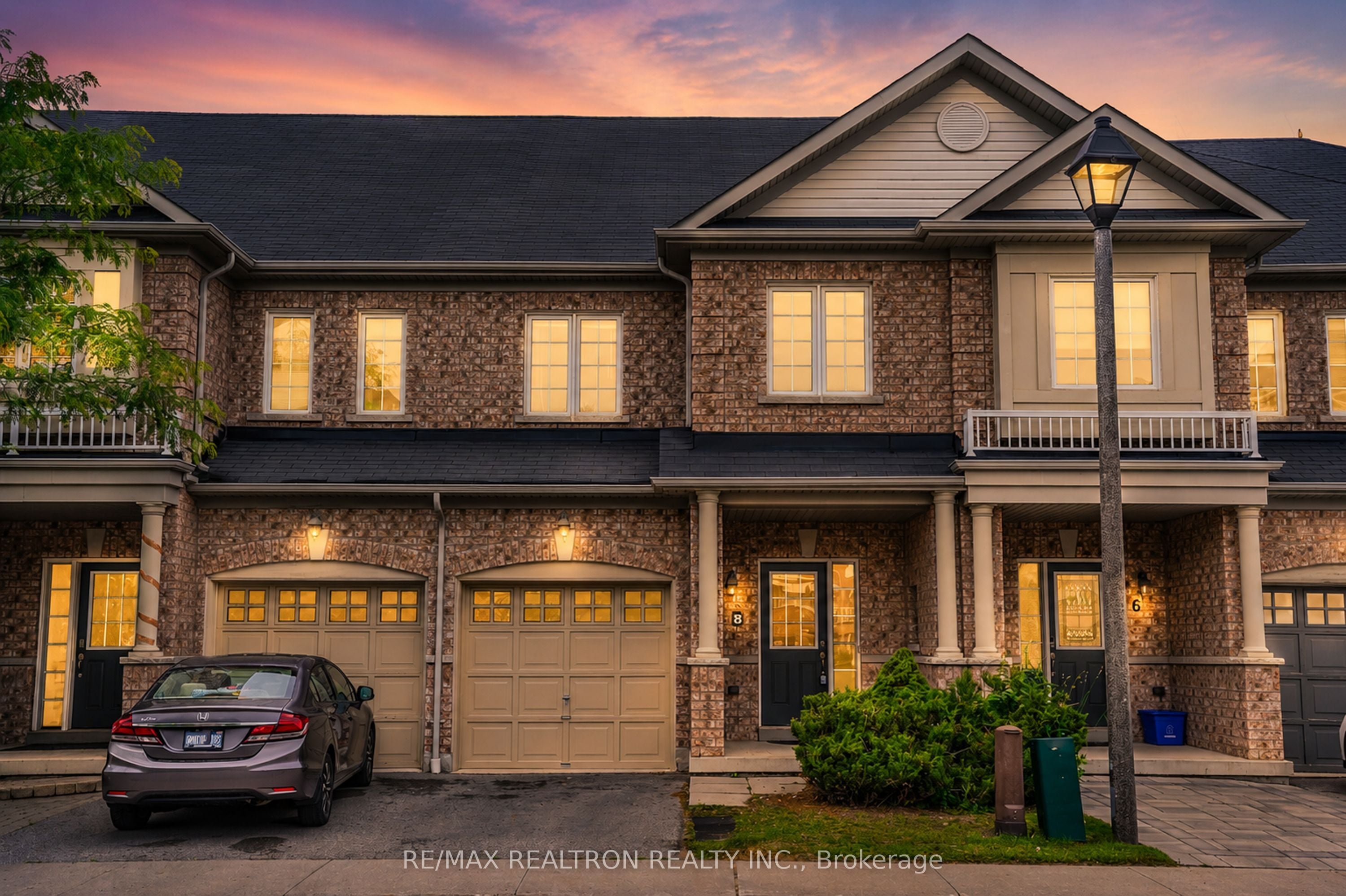 8 Maidstone Way, Whitby, ON, L1R 0L7