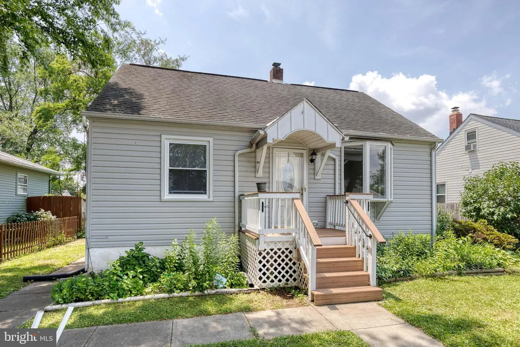 113 W Hilltop Road, Baltimore, MD 21225