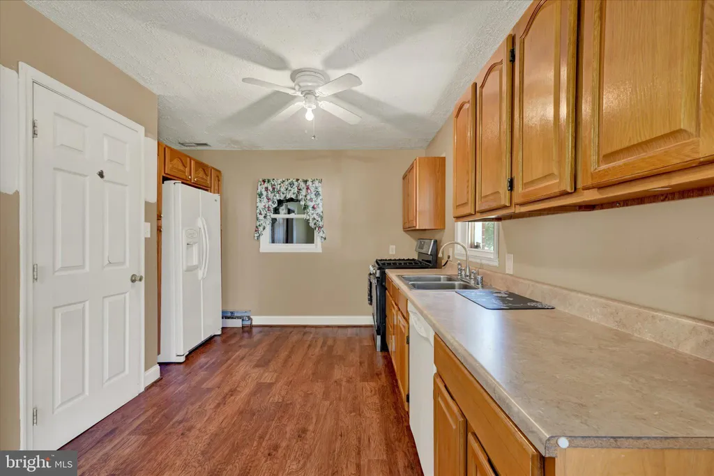 212 Maple Avenue, Baltimore, MD 21222 photo 5